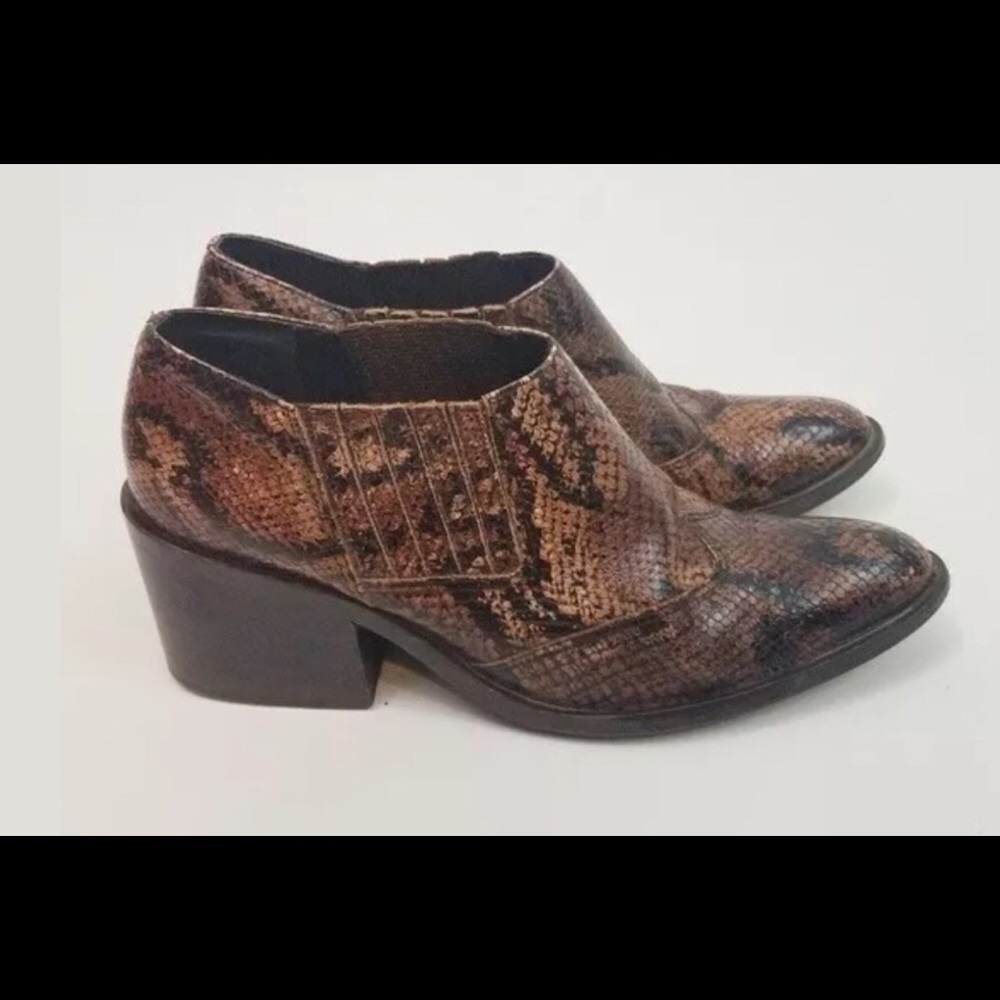 Sam & Libby ankle boots size 8